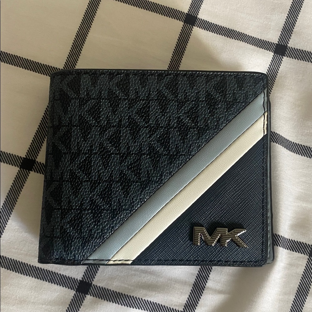 Michael Kors Black and Cream Bifold Wallet